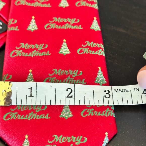 Holiday Traditions Hallmark Christmas Tie Red Green "Merry Christmas" 58" - Picture 6 of 7
